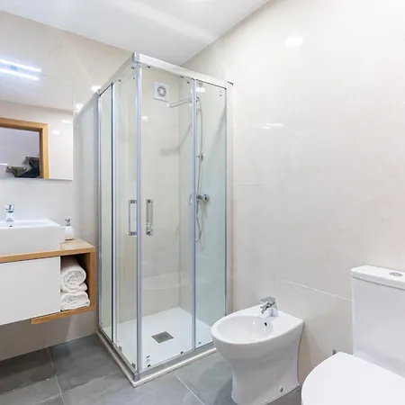 Host Wise - Urban Comfort House * Porto